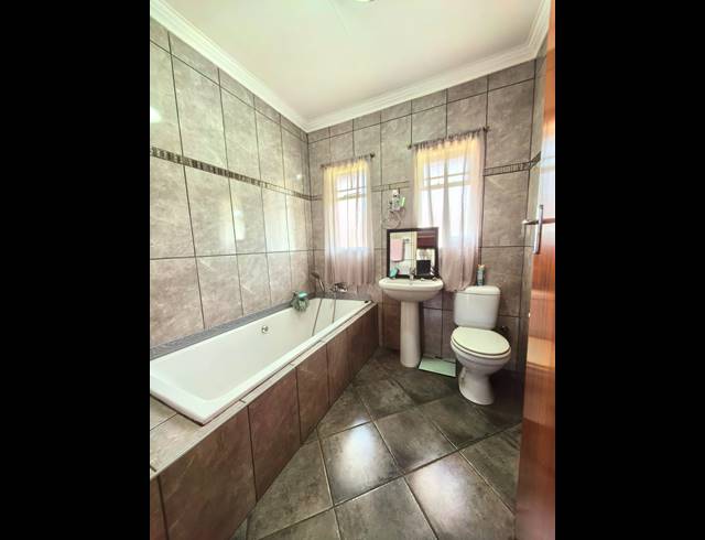 3 BEDROOM HOUSE FOR SALE IN VAALPARK